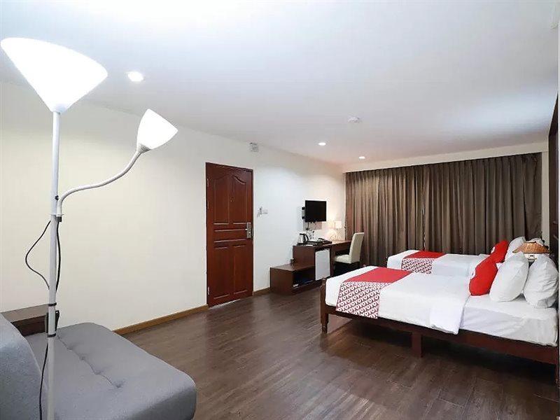 Oyo 557 Tong House