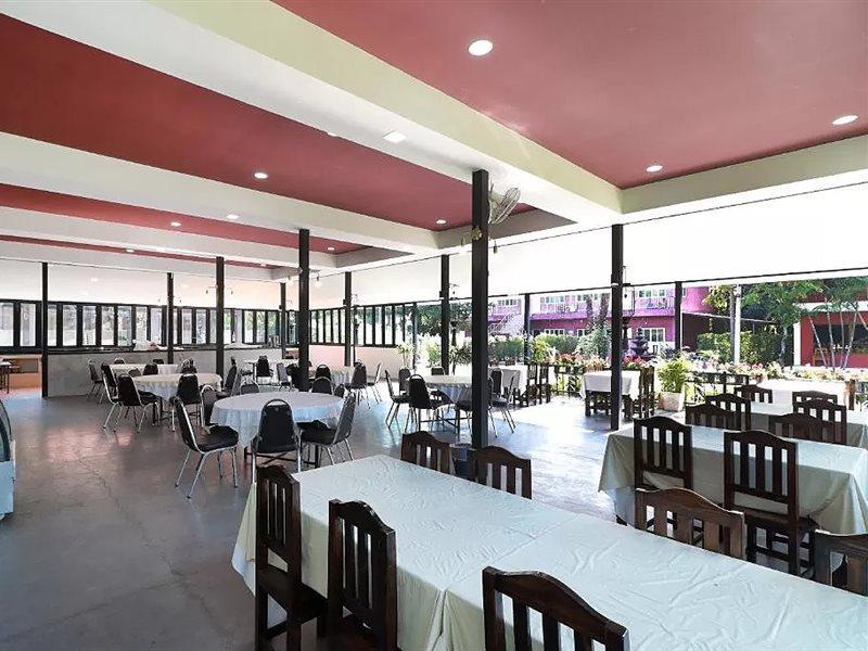 Oyo 557 Tong House Hotel