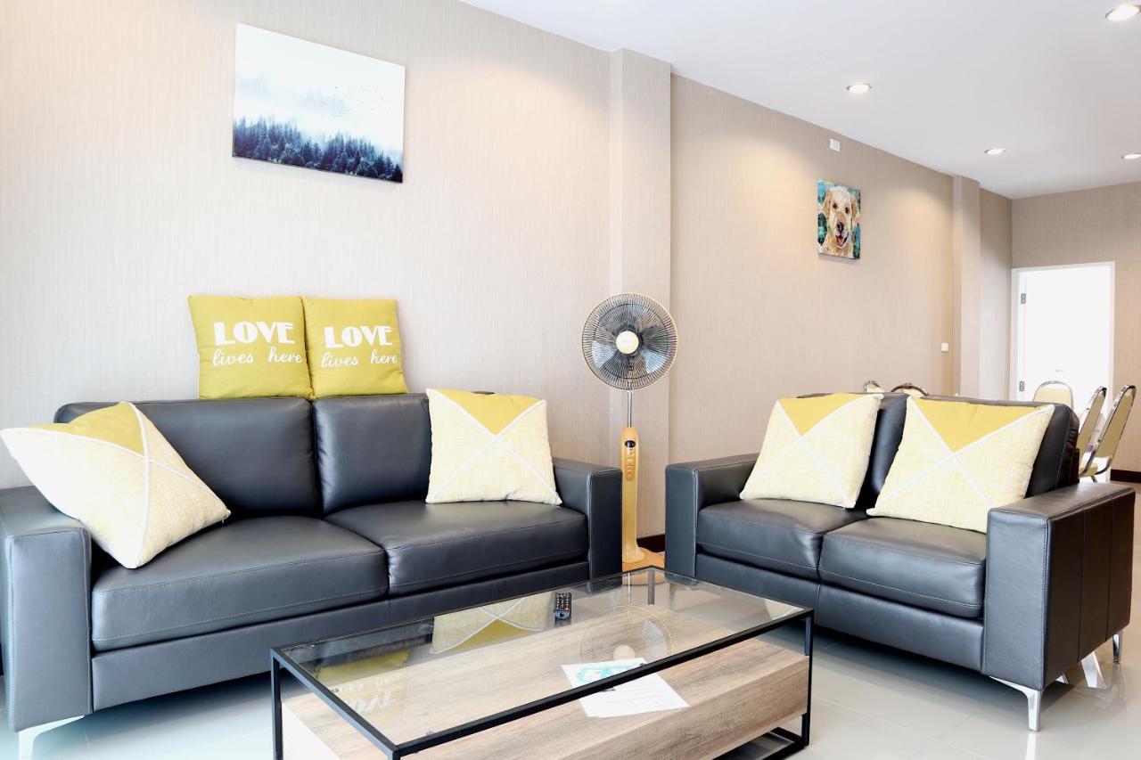 Modern Townhome At The Old Holiday home *