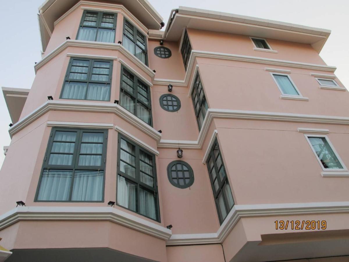 Rosy Hotel