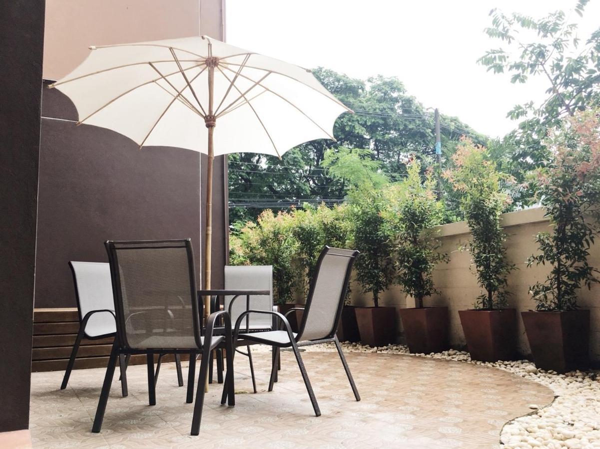 B And Y Aparthotel 3*