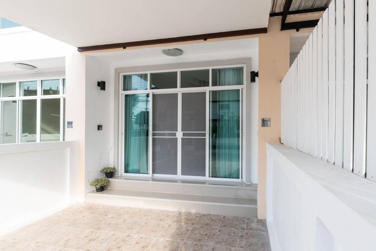 Modern Townhome At The Old