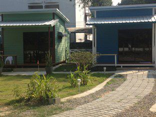 Raintree Boutique Hut *