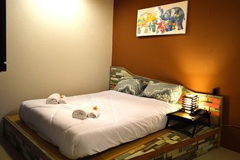 A Good Nite At Chang Klan Hotel 2*