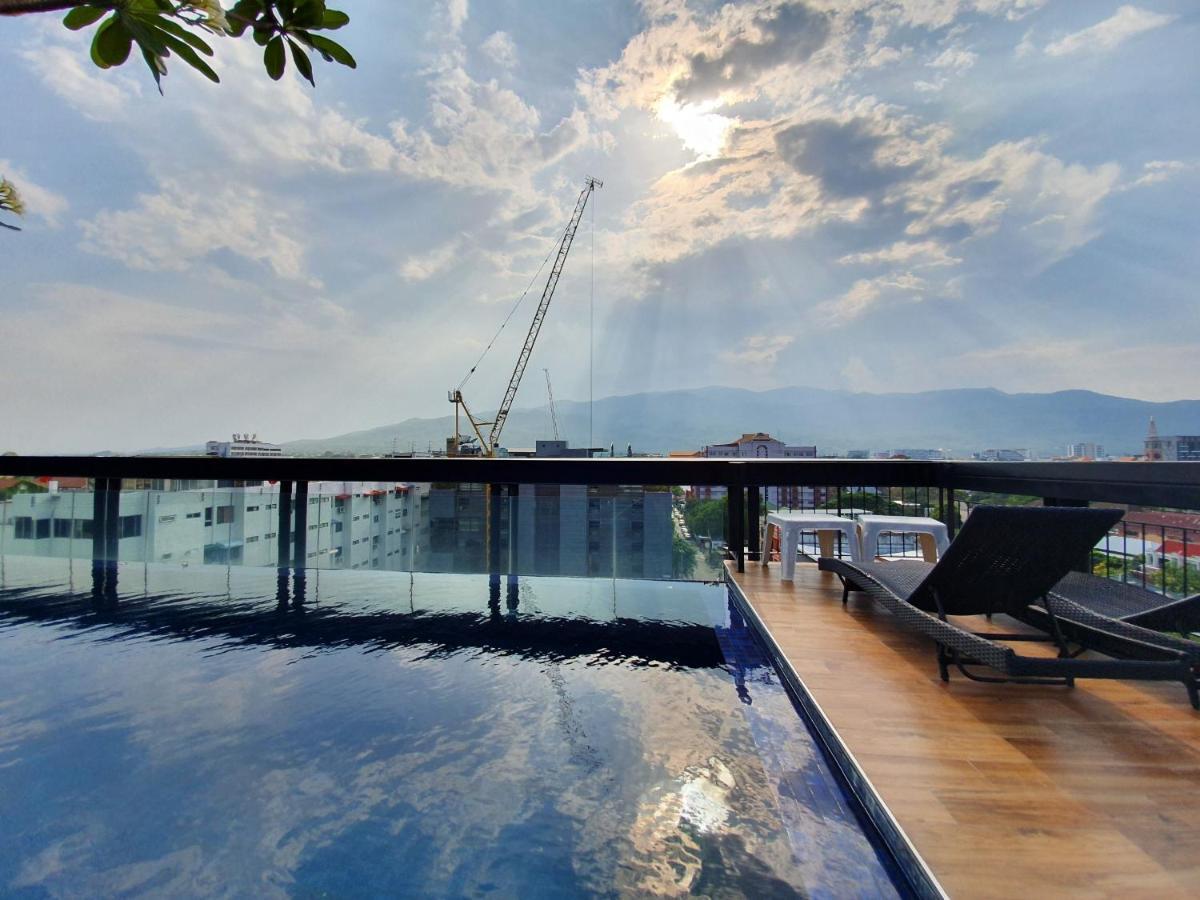 Nice Modern In Nimmanhemin With Roof Top Pool Pangsapuri *