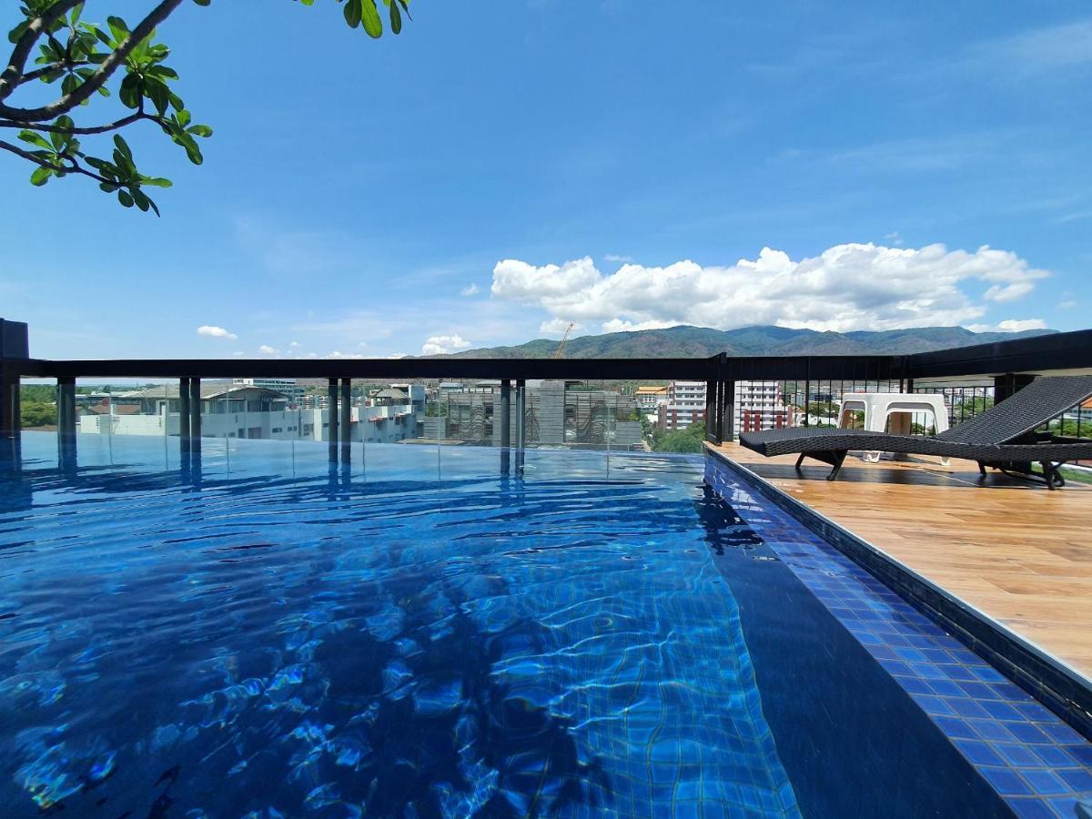 Nice Modern In Nimmanhemin With Roof Top Pool