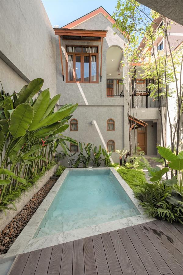 Hidden Garden Hostel *