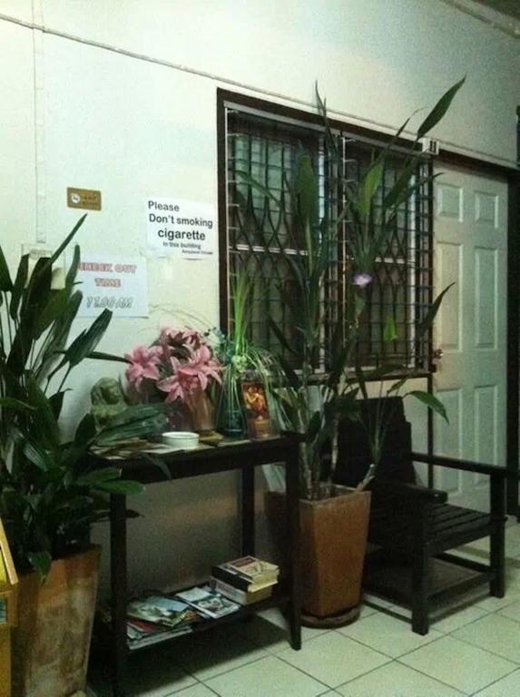 Ampawan Guest house