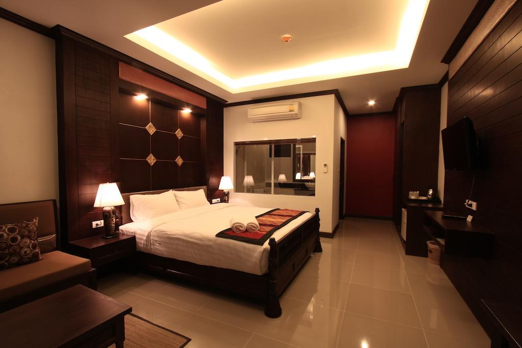 Baan Ratchiangsaen Hotel 3*