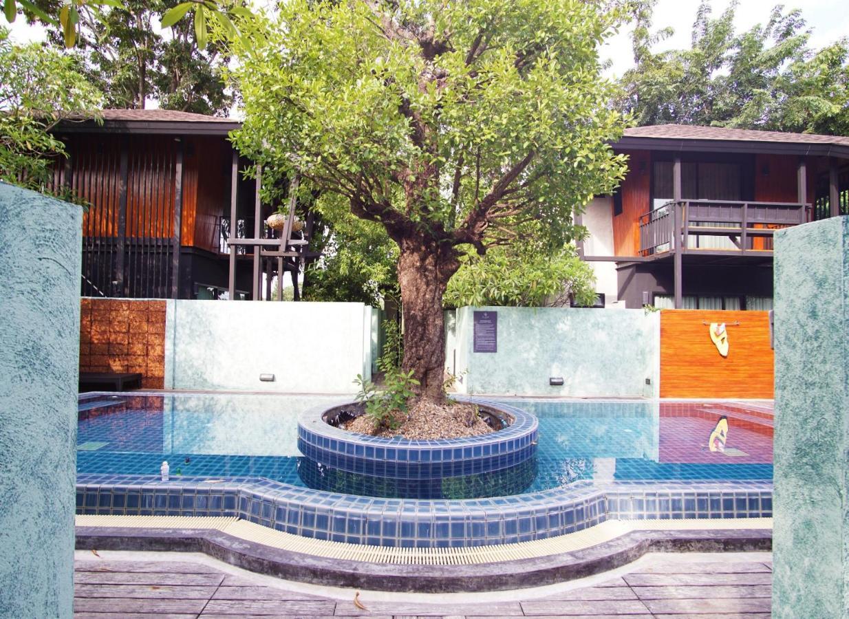 At Leaf Villa