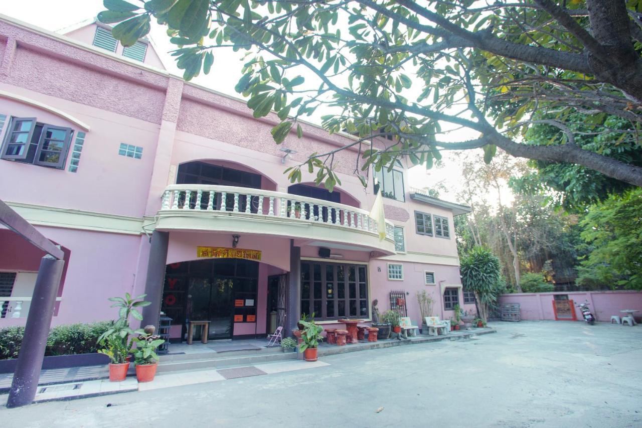 Oyo 75357 Thipsiri 3*