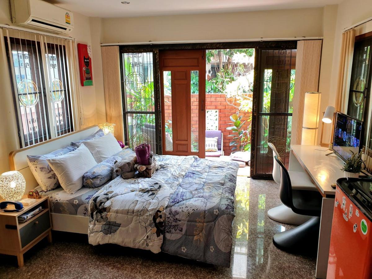 Bed And Terrace 3*