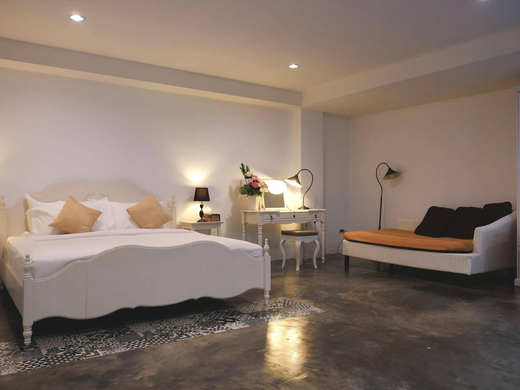 Nidhra Lanna Hotel 4*