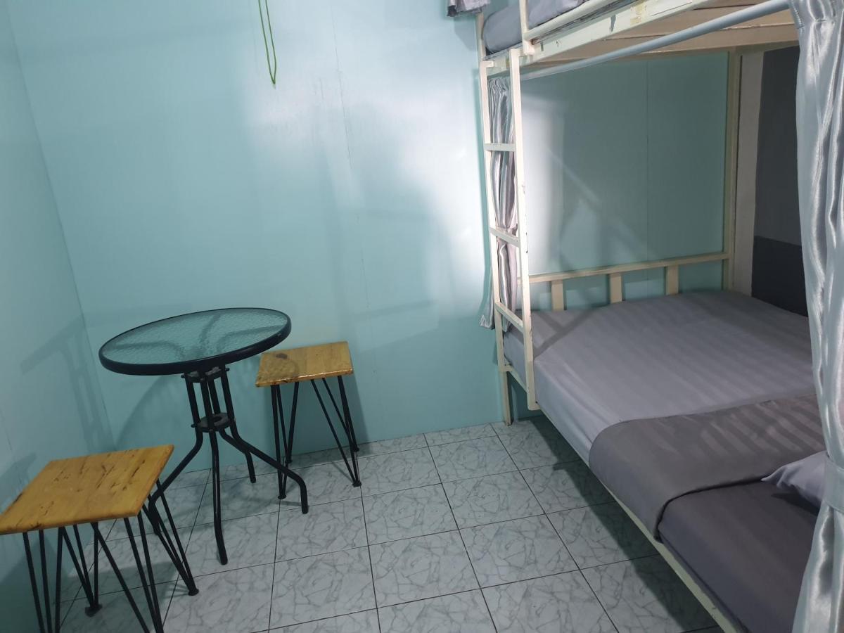 I-smile & U2 Hostel