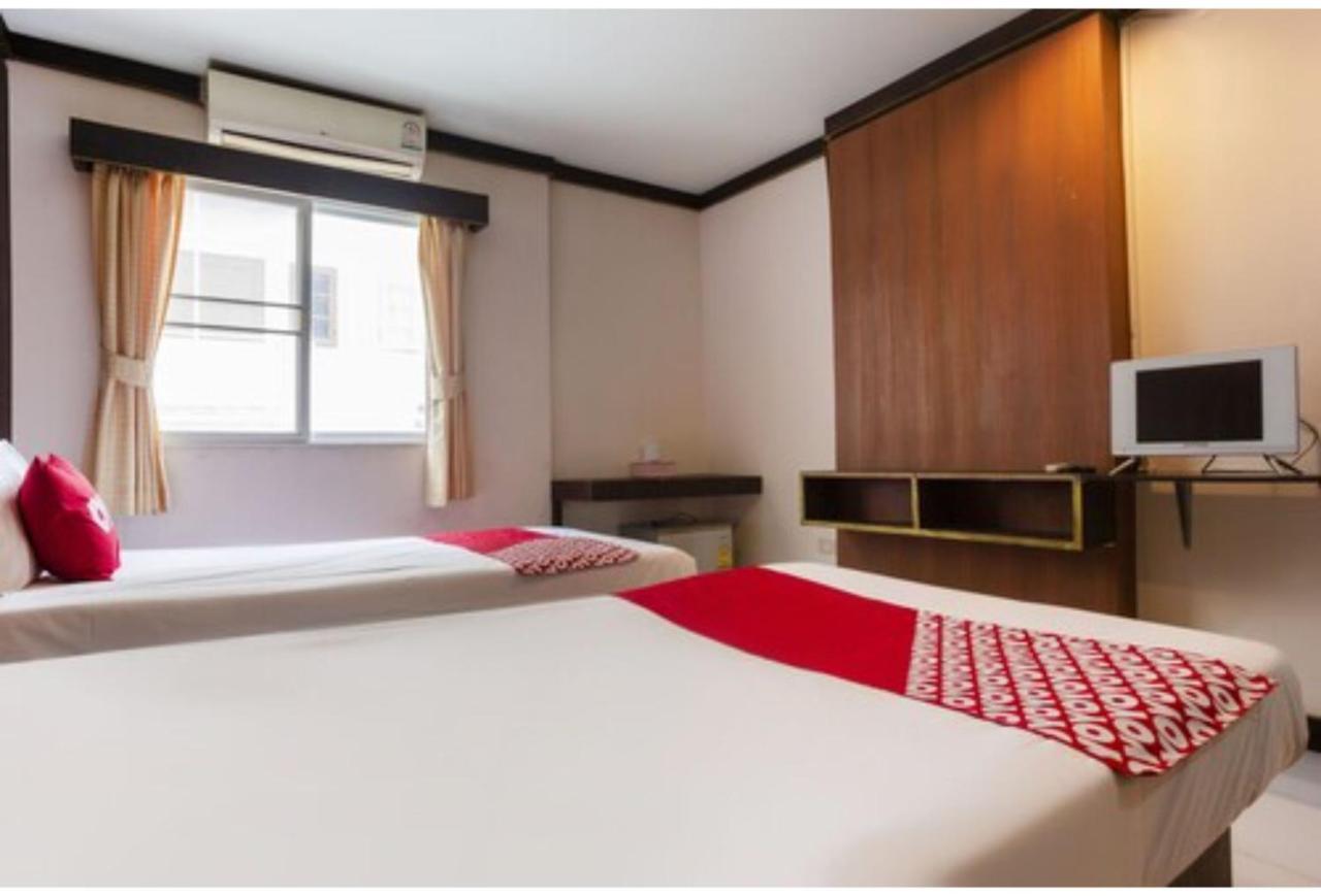 Oyo 75356 Thipsiri 3*