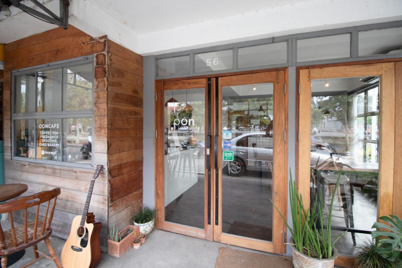 Oon Poshtel X Cafe Hostel *