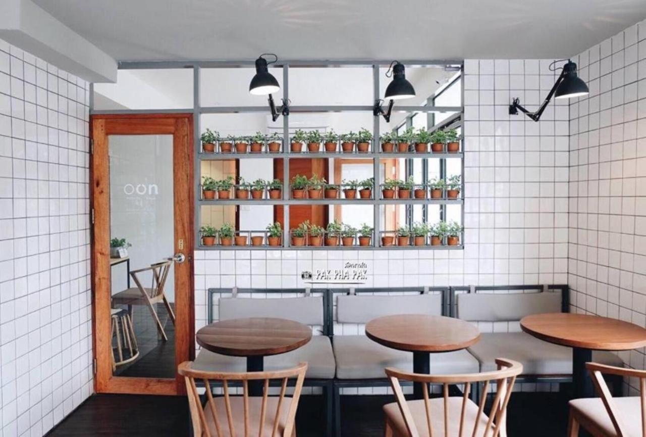 Oon Poshtel X Cafe Hostel
