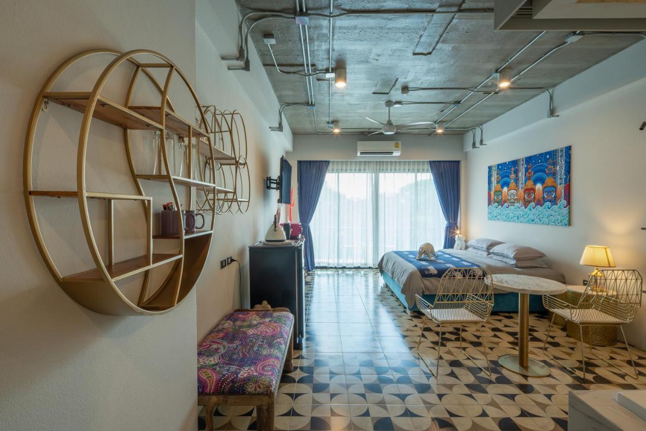 River Art Hotel