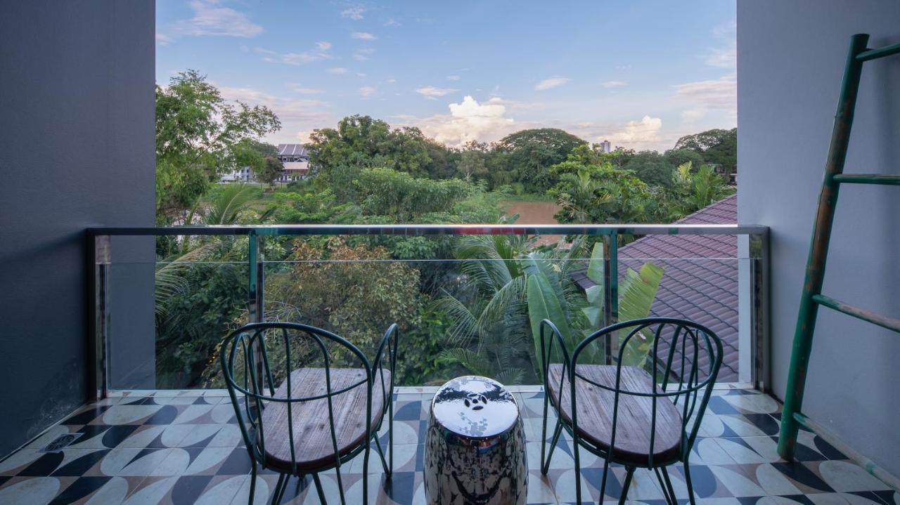 River Art Hotel 3*