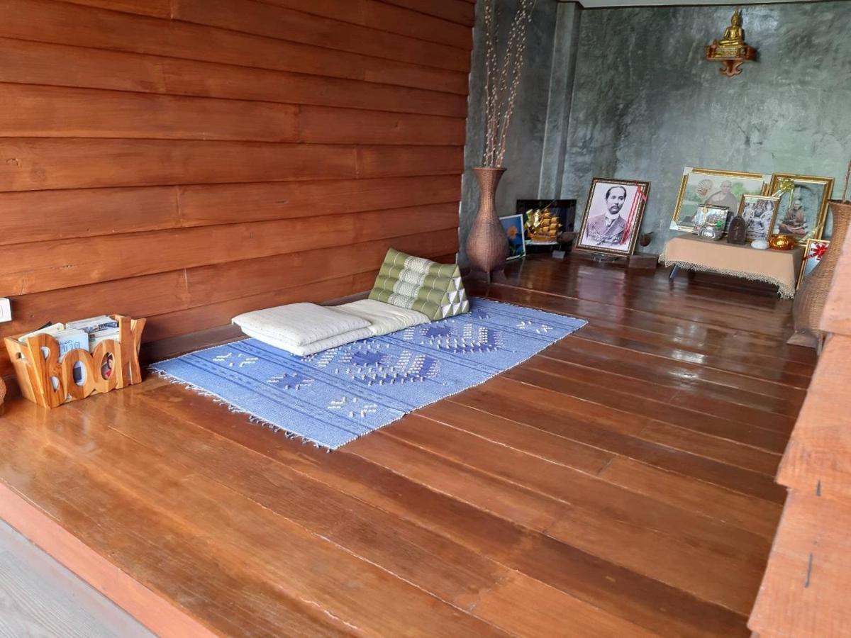 เฮือนไม้ชมนาด Huanmaichommanard Guest house Chiang Mai