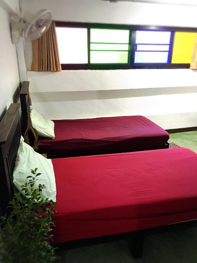 Lanna Hostel *