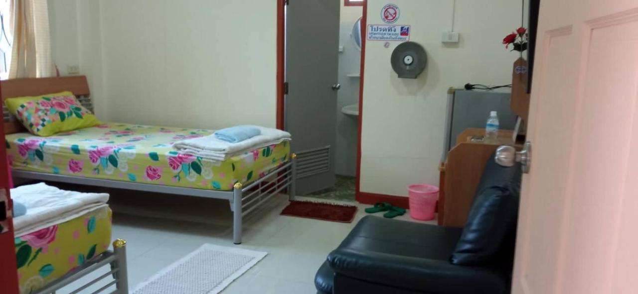 เพลส 200 300 150 ที่พักเชียงใหม่ราคาถูก ห้องพักเชียงใหม่ราคาถูก โรงแรมเซลส์ส์ Chiang Mai