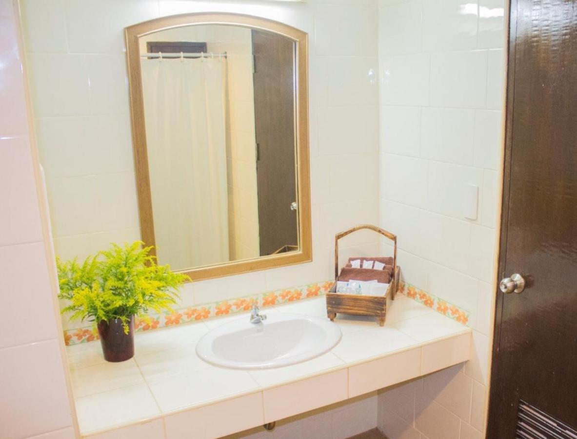 Hotel People Place Classic Sha Extra 2*