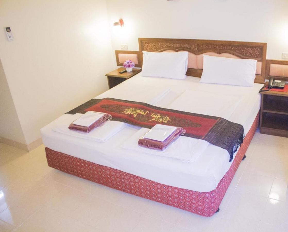 Hotel People Place Classic Sha Extra Chiang Mai
