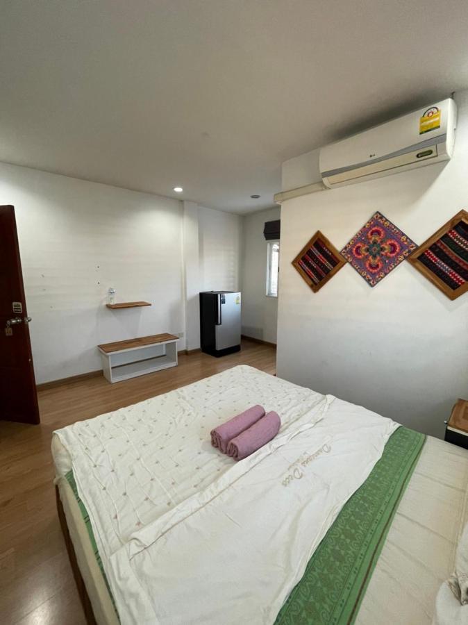 Like Hostel