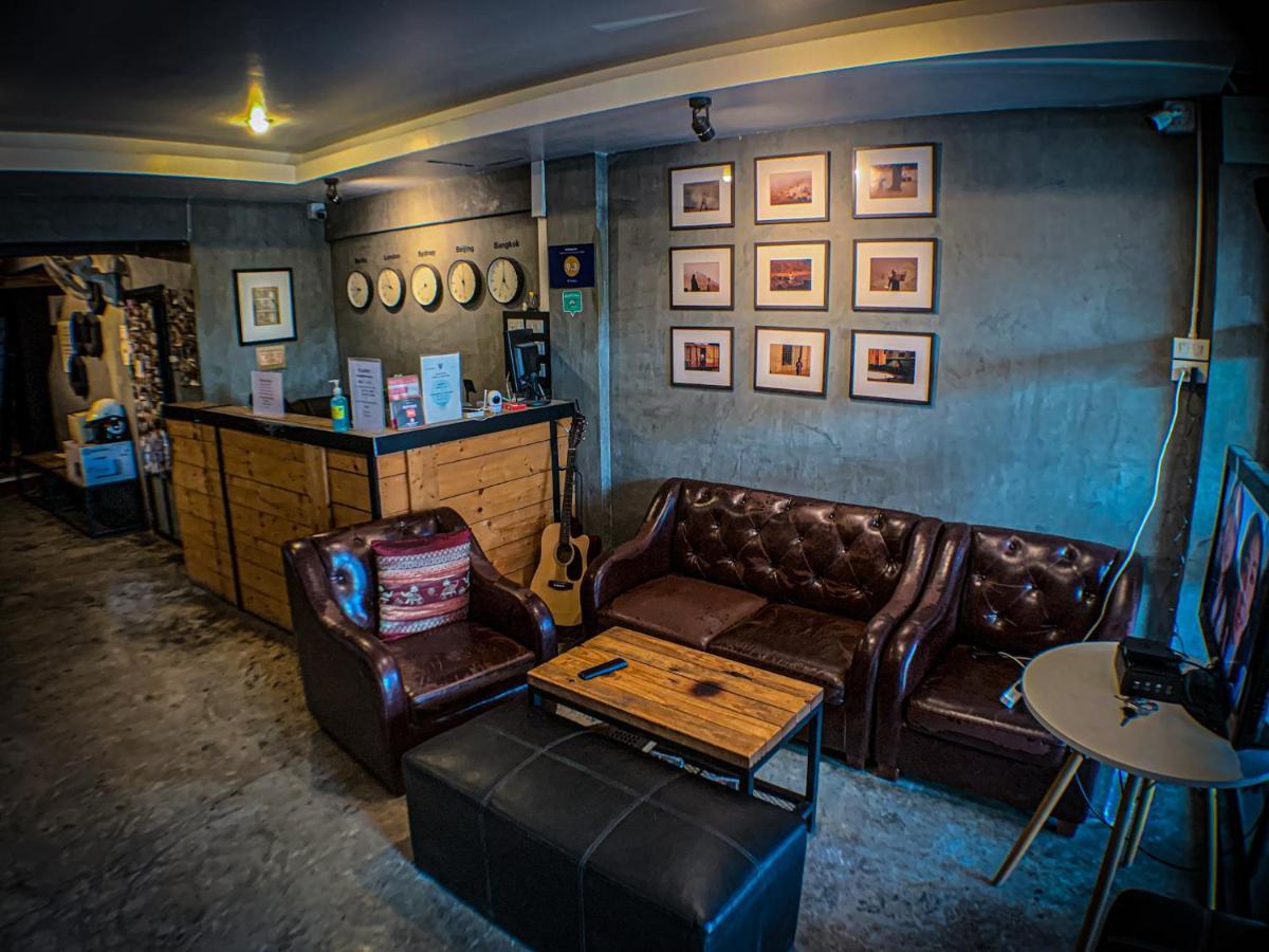 Hostel 84 Gallery *