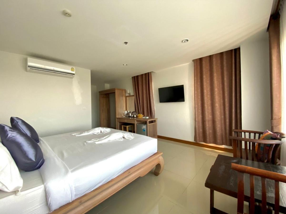 Hotel At Ruam Chok