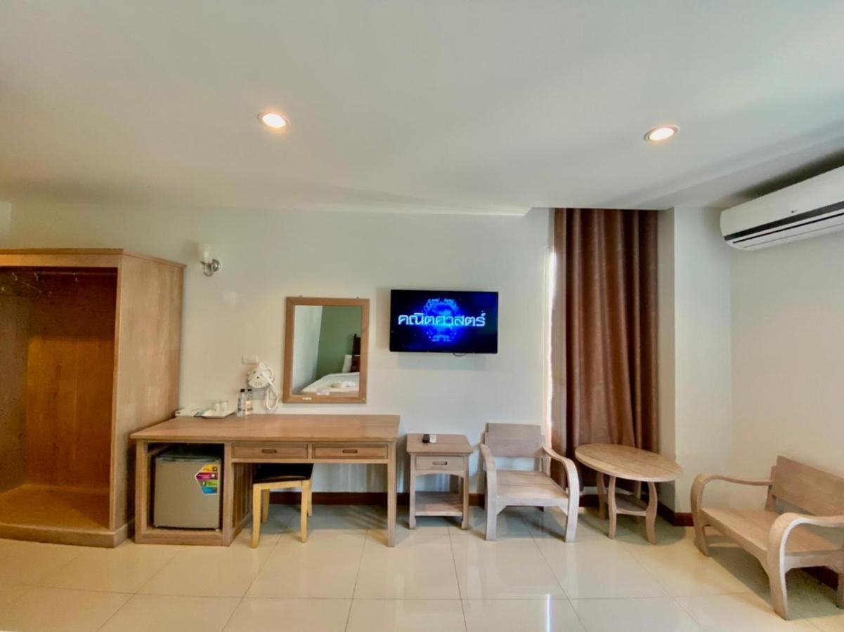 Hotel At Ruam Chok