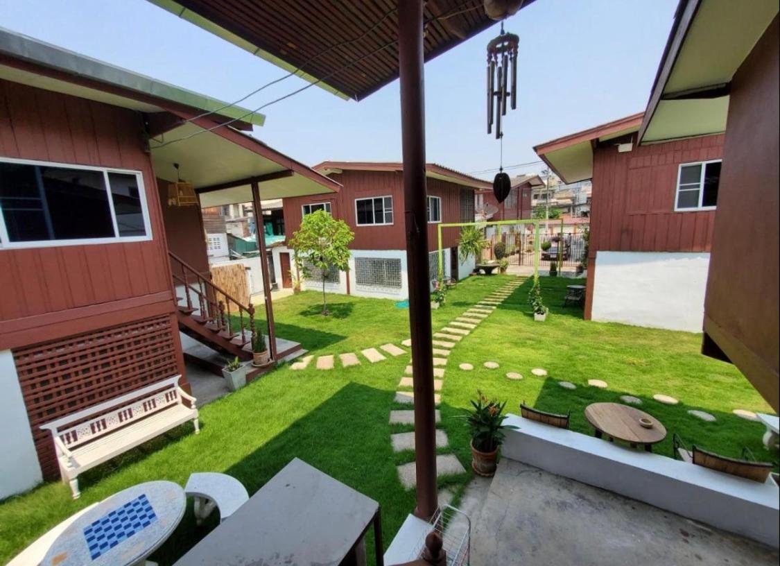Wooden Albergue Chiang Mai