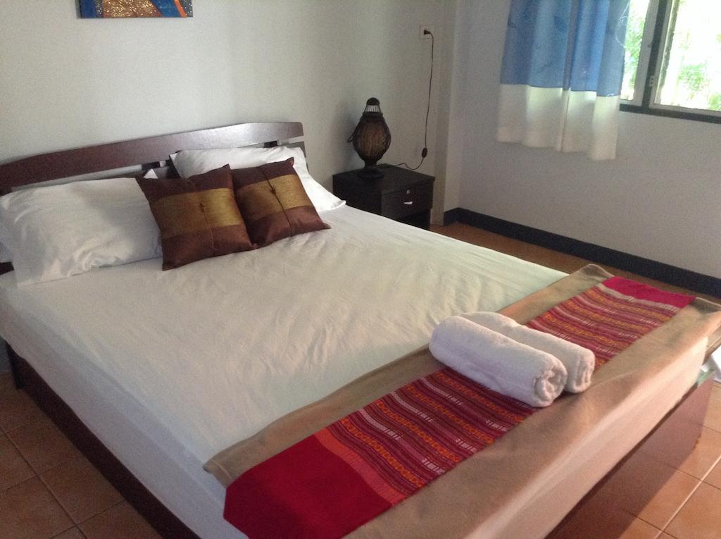 Hi Airport Bed & Breakfast