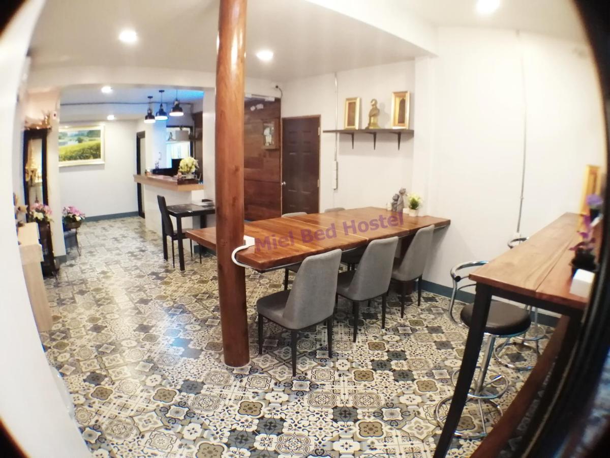 Hostel Miel Bed & Gallery *