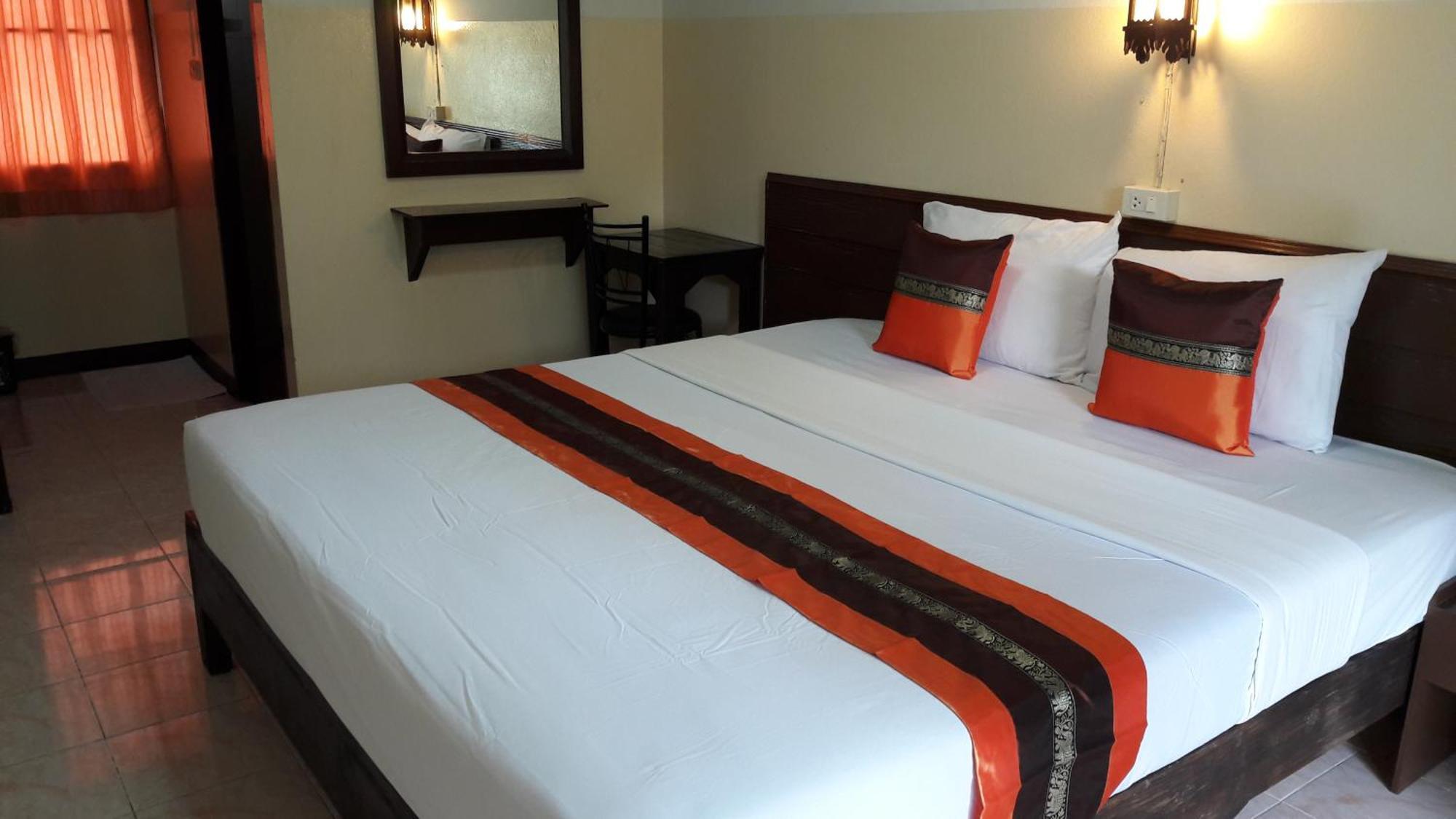 Lanna Thai Guest house 2*