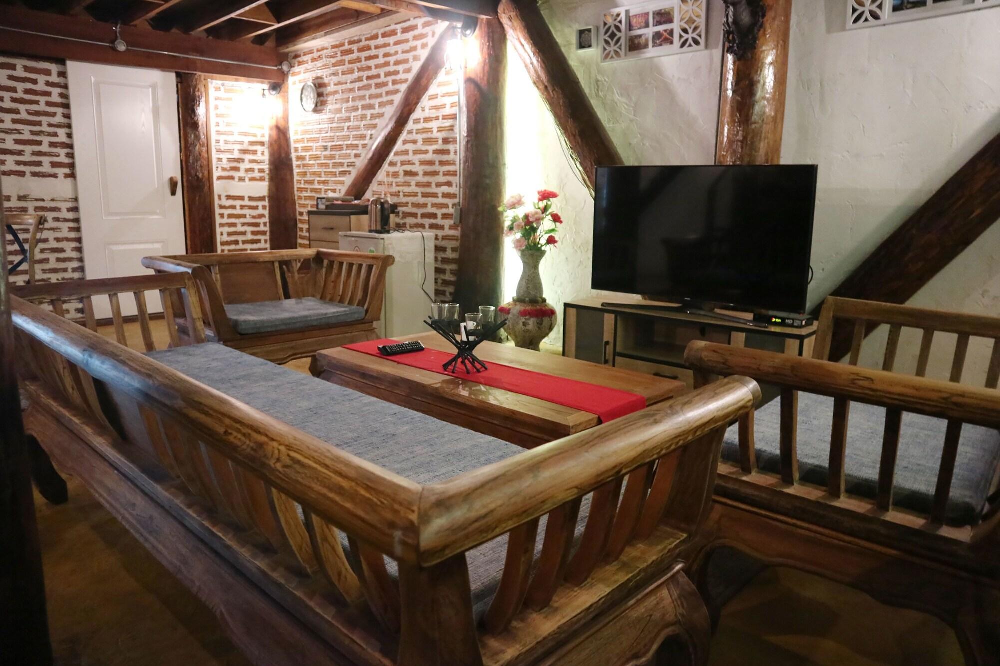 Loghome Boutique