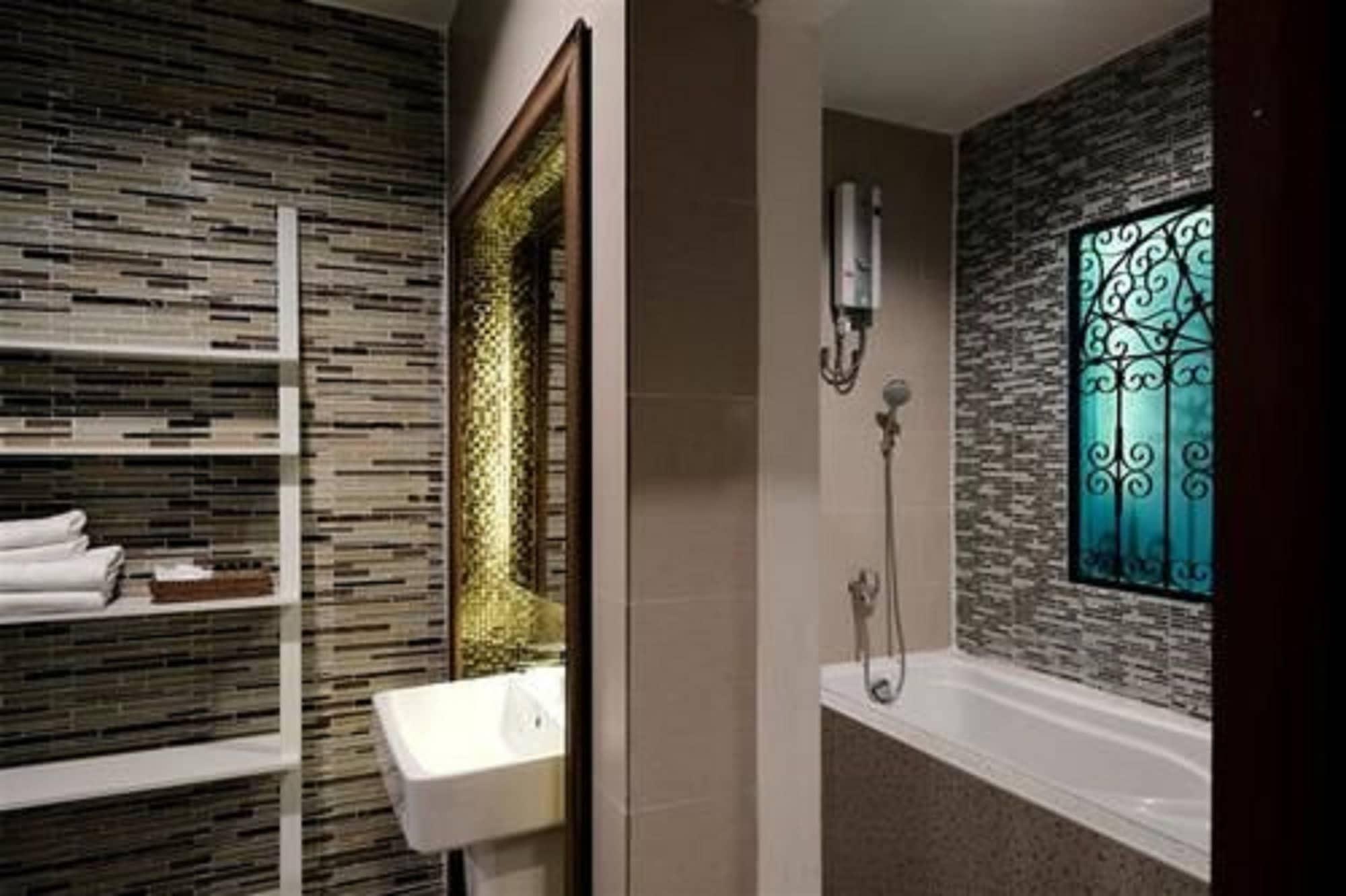 Victoria Nimman Hotel 3*