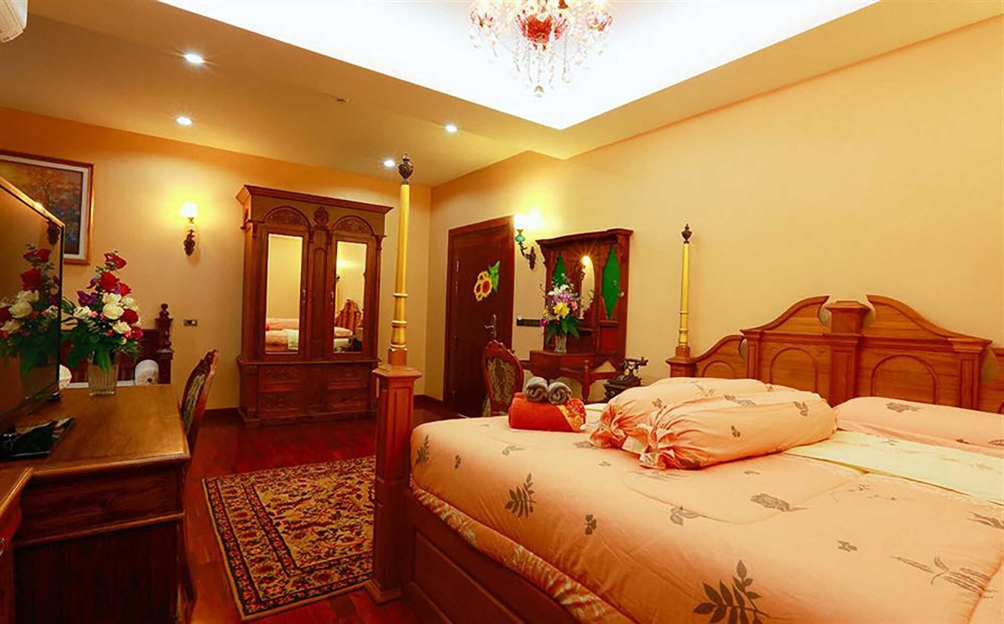 Hotel At