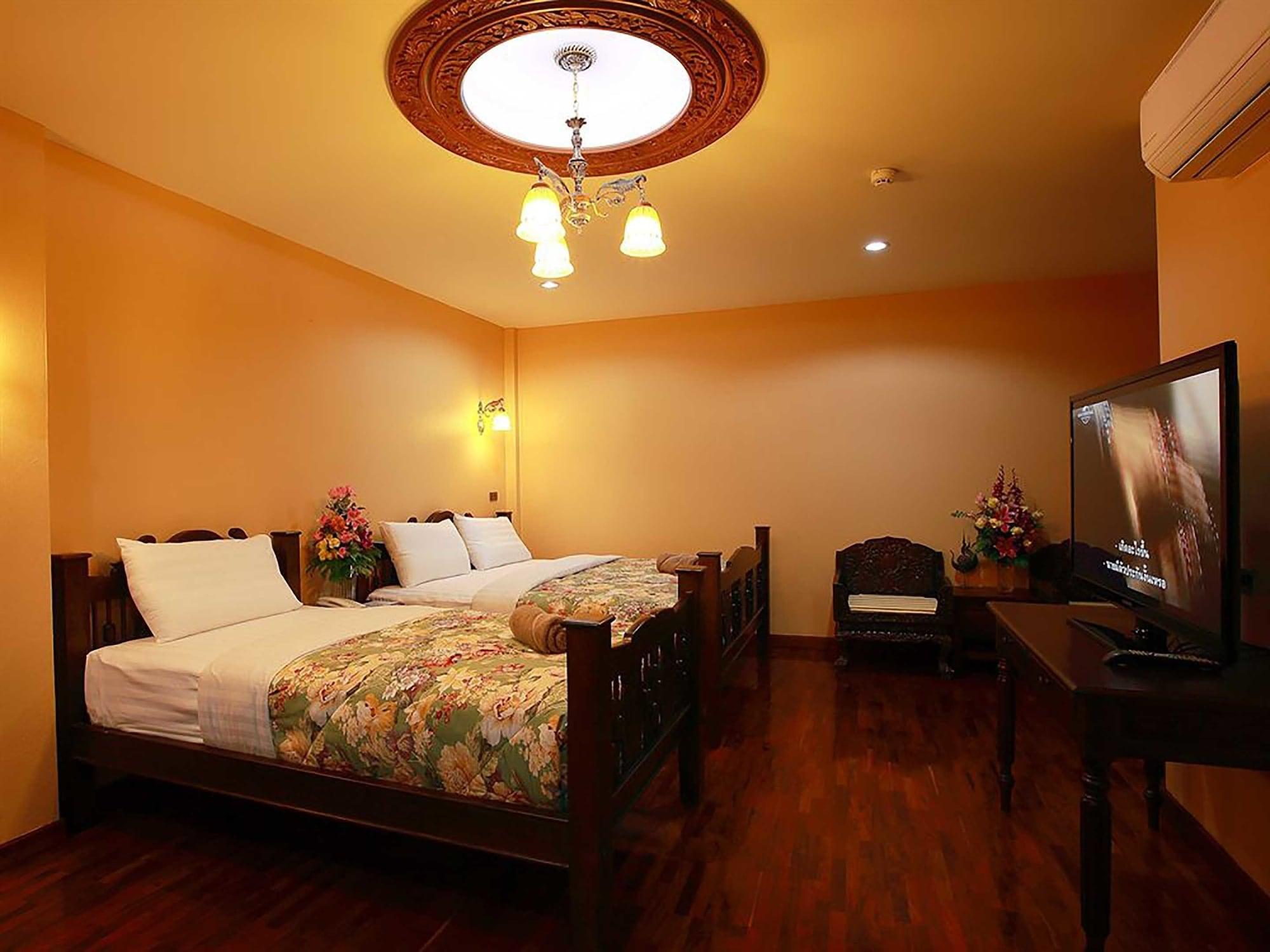 At Hotel 4*