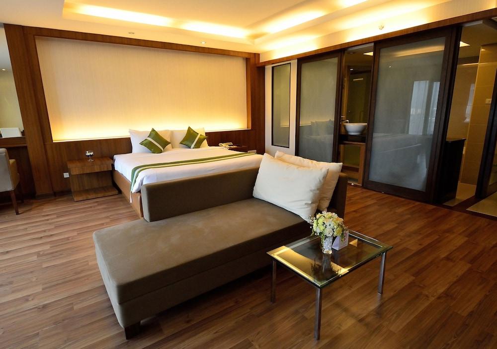 Hotel Chiangmai Grandview & Convention Center 4*