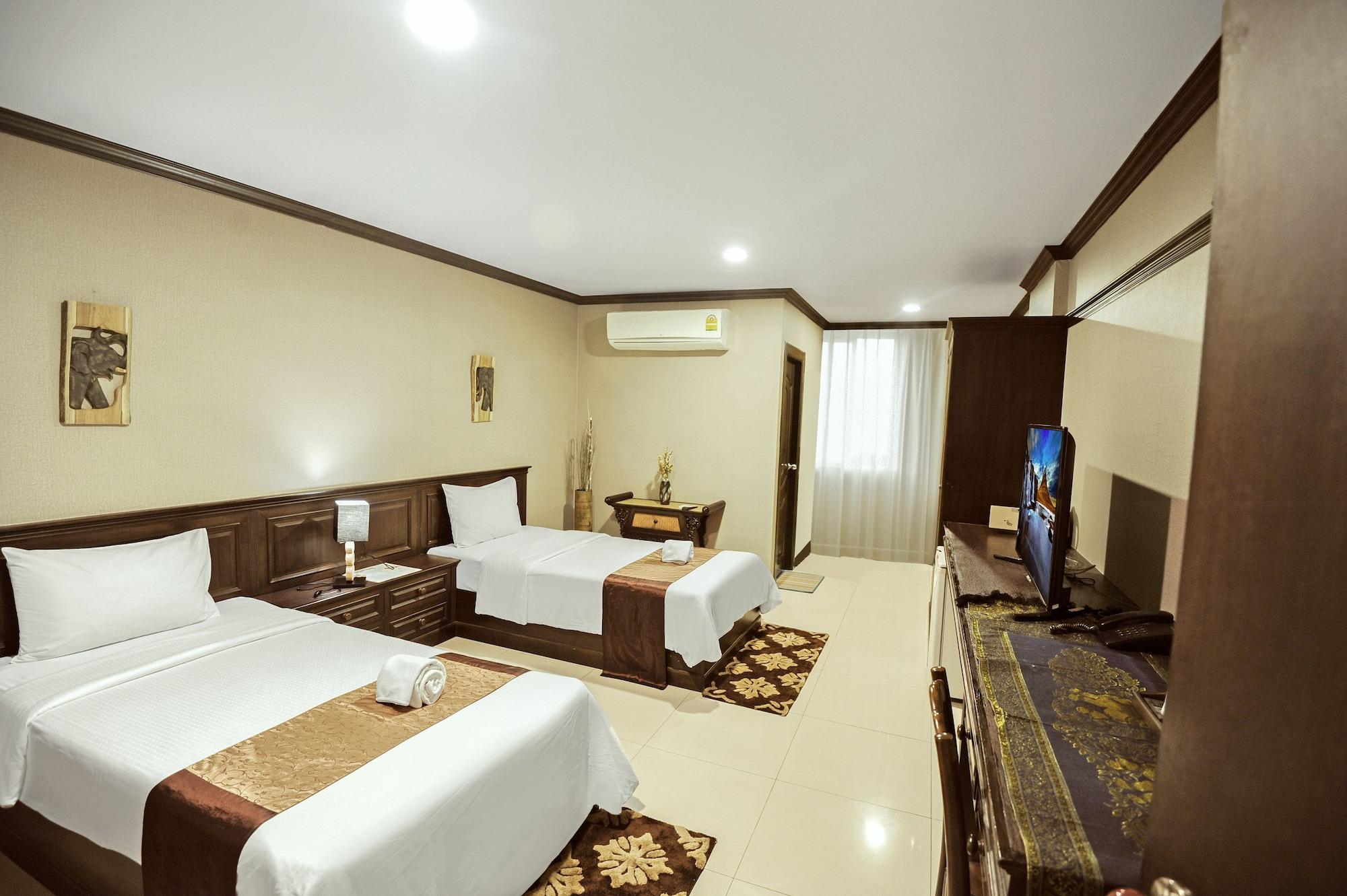 Hotel Romena Grand