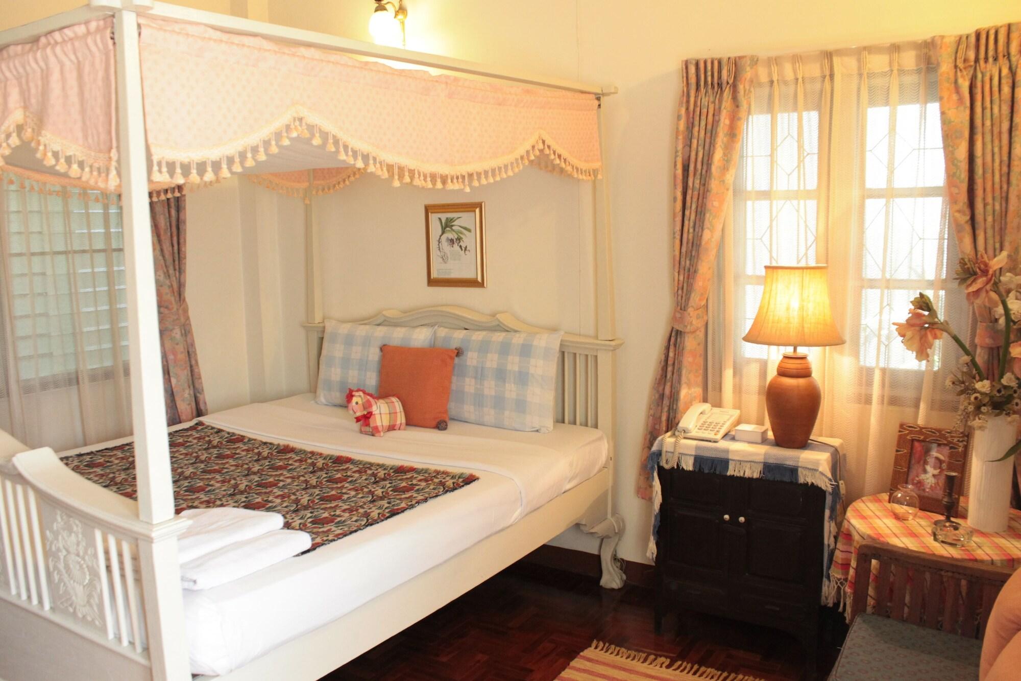 Hotel Suan Doi House &