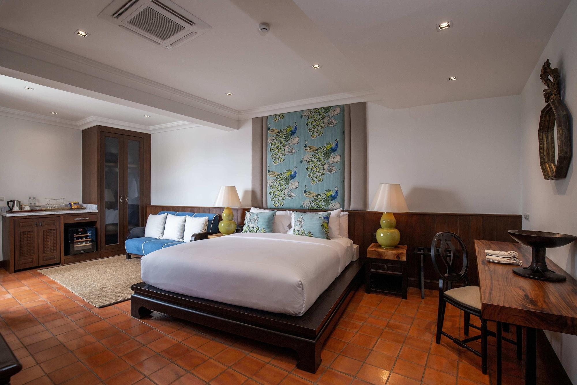 The Bridge An Eclectic Luxotel Hotel 4*