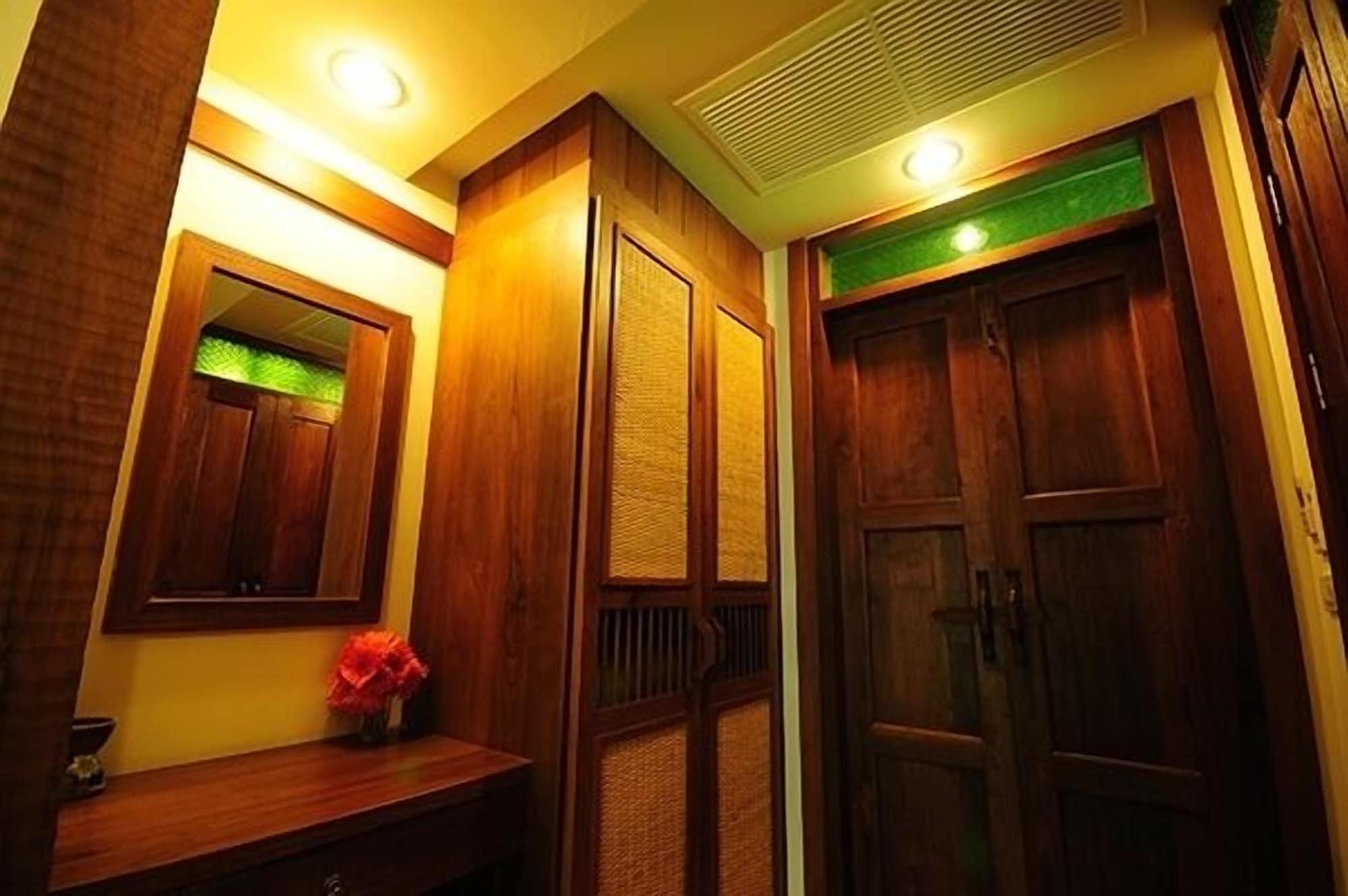 Korbhun Khinbua 3*