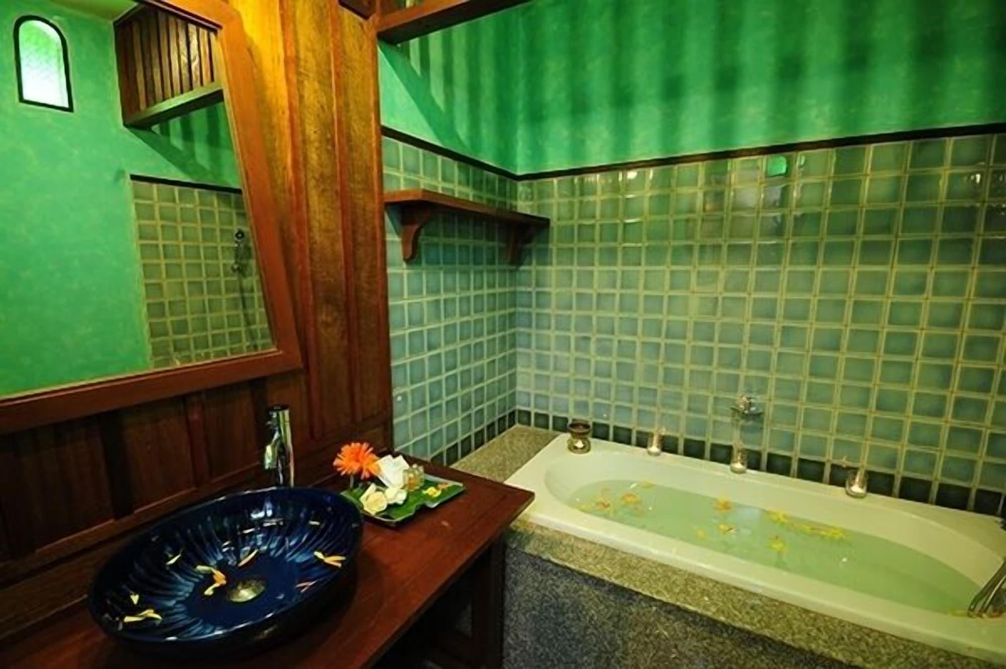 Korbhun Khinbua 3* Chiang Mai