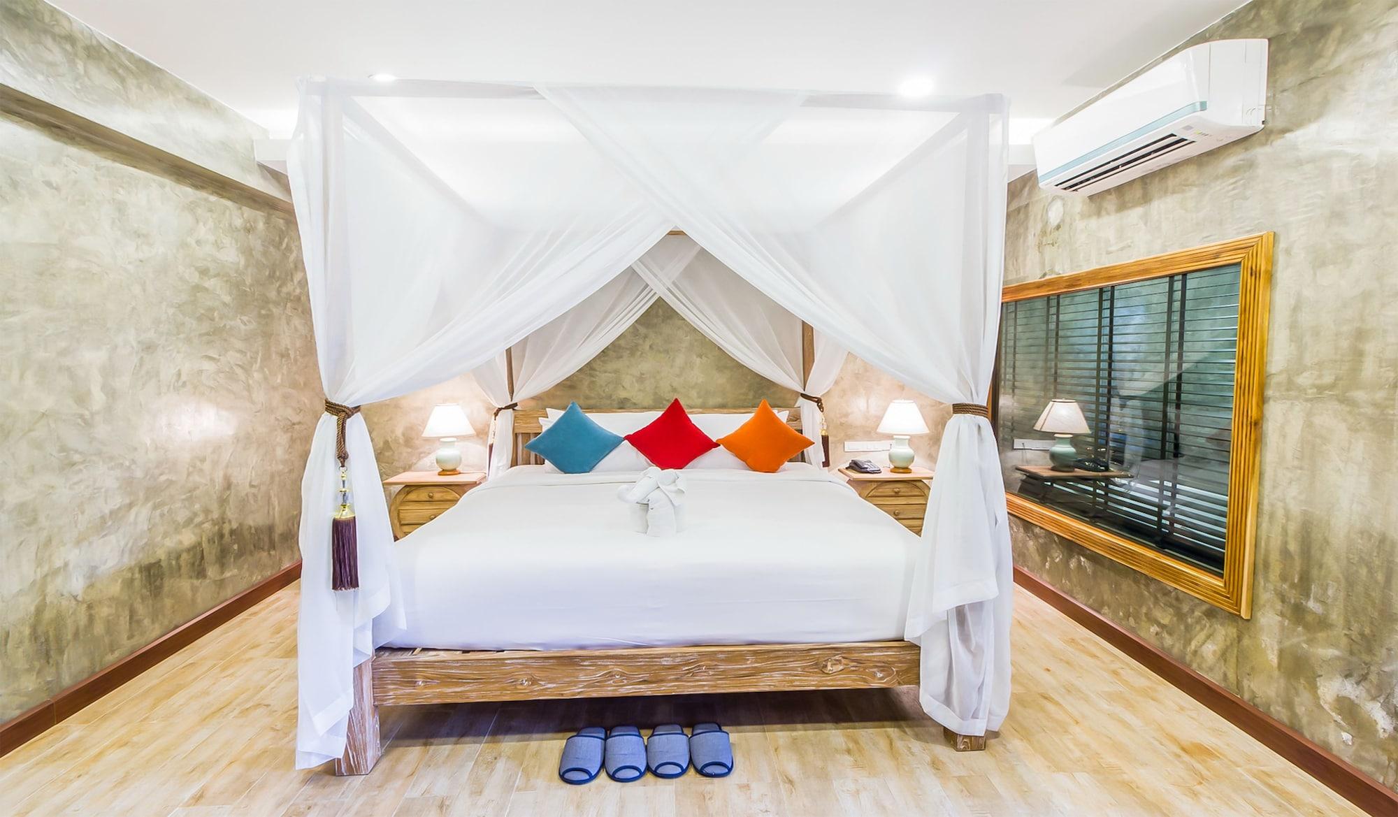 Hotel The Chaya And 4*
