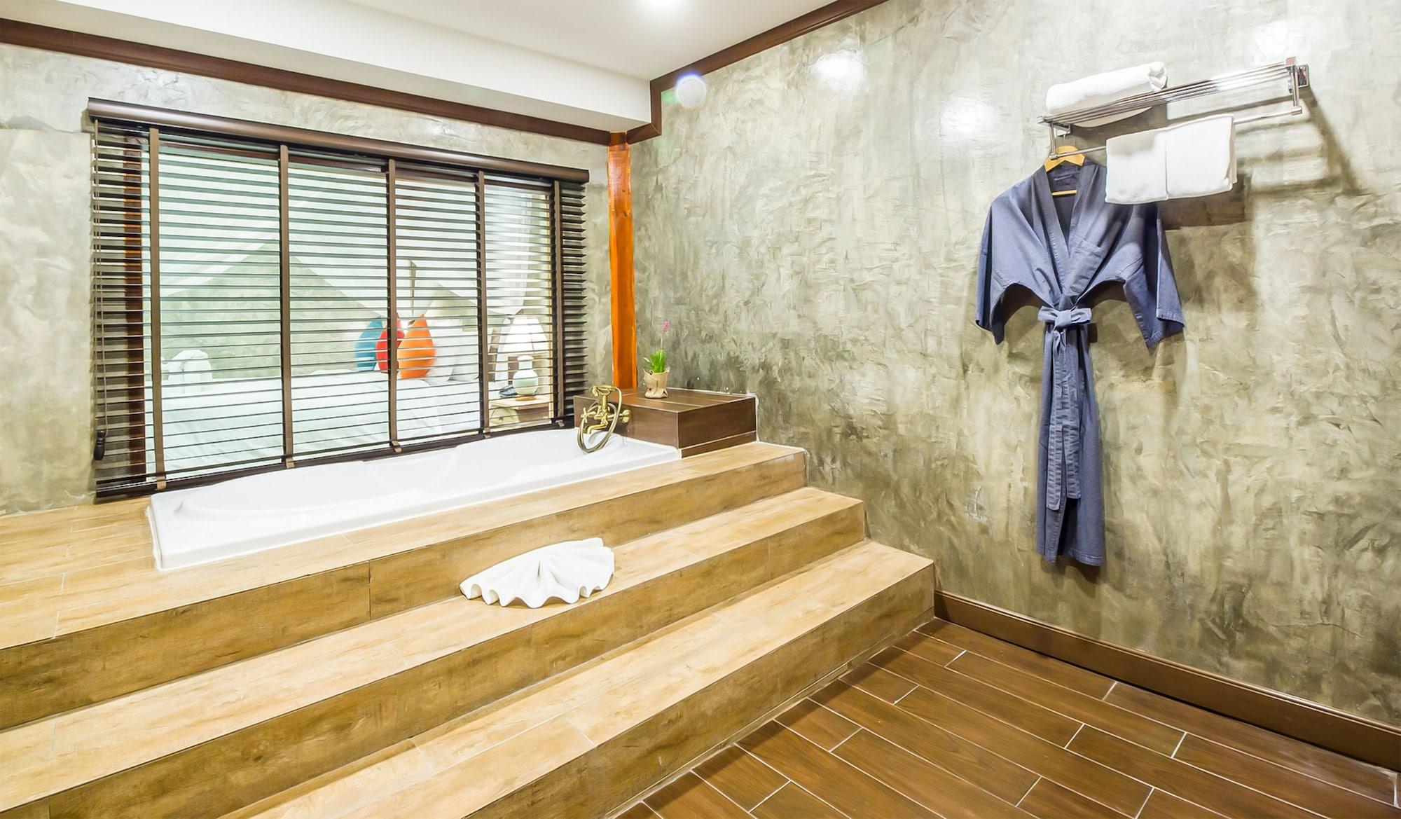 The Chaya And 4* Chiang Mai