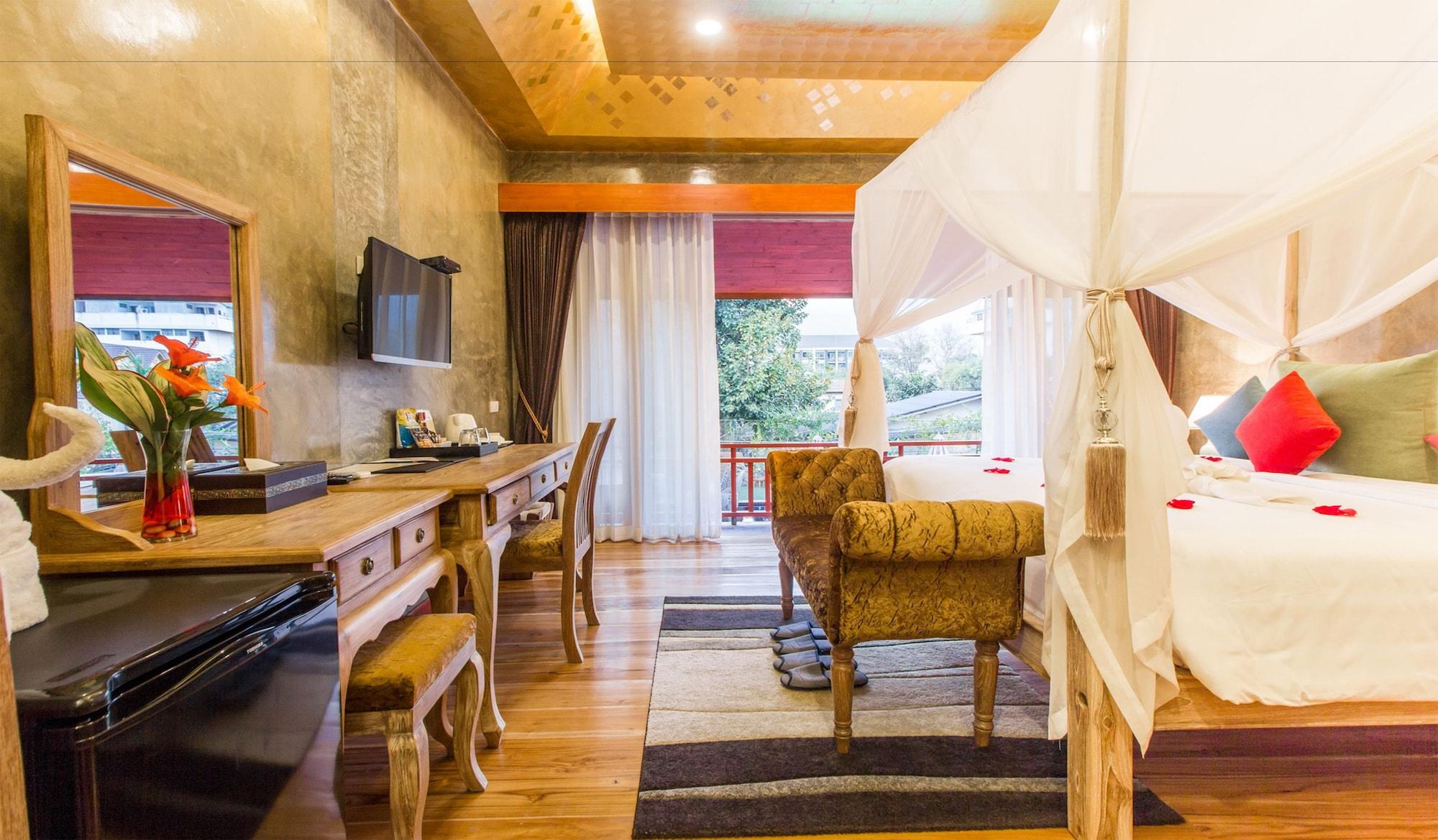 Hotel The Chaya And 4*