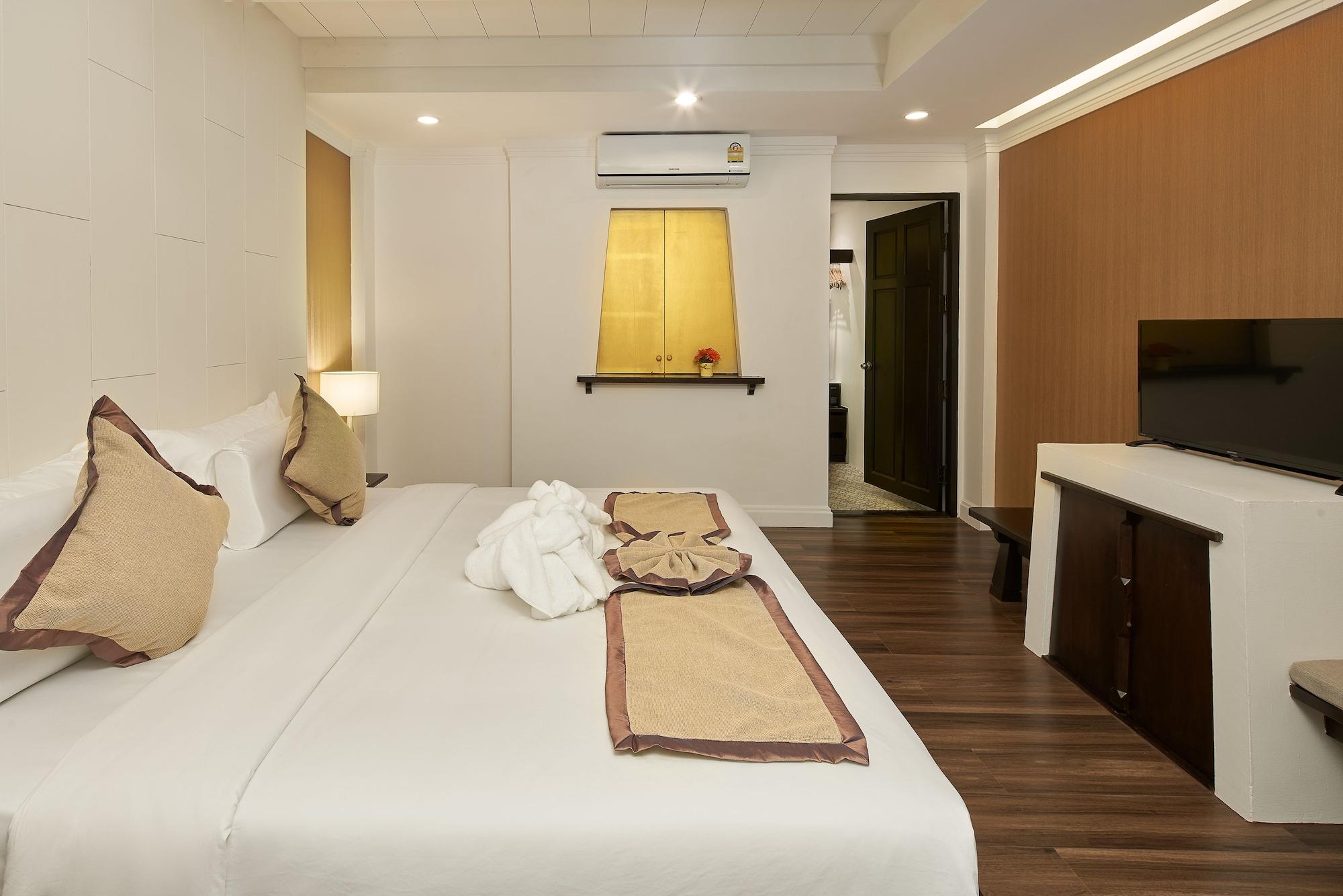 Resort Floral Ayatana 4*